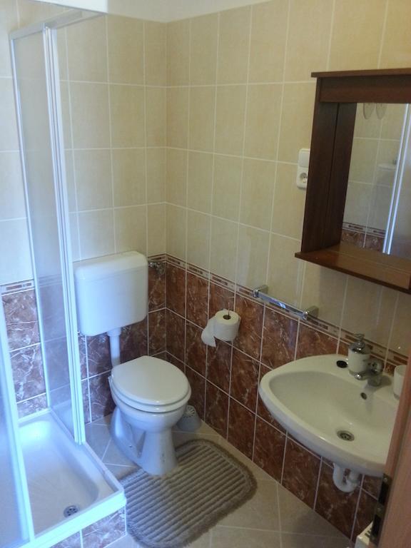 Kotany Apartman Harkány Szoba fotó